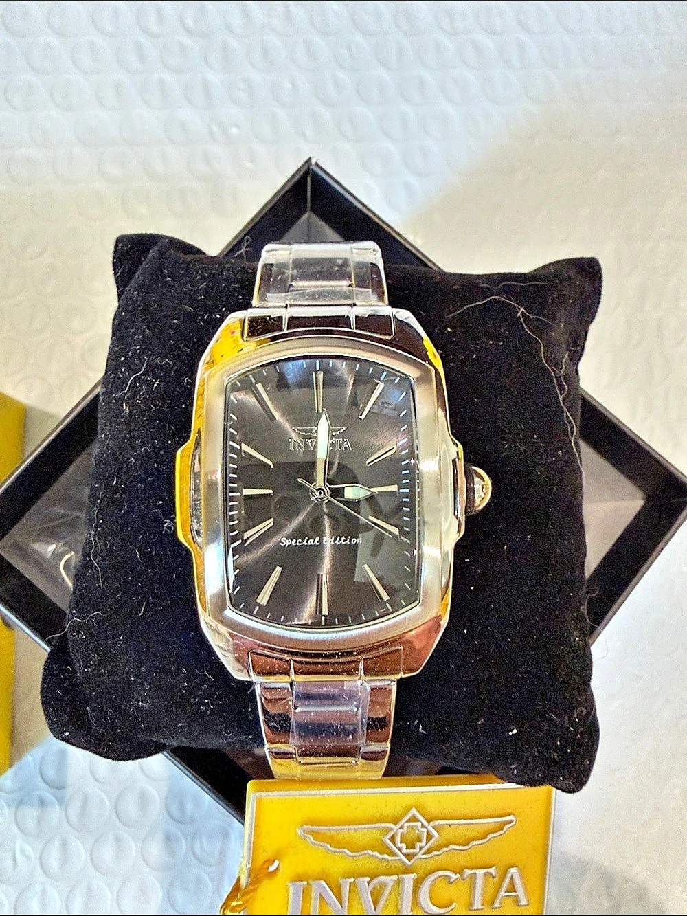 Lupah Lady
Model 50797 Ladies Watch